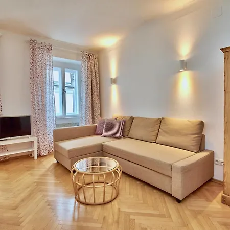 شقة Altstadt Mit Sauna ملك